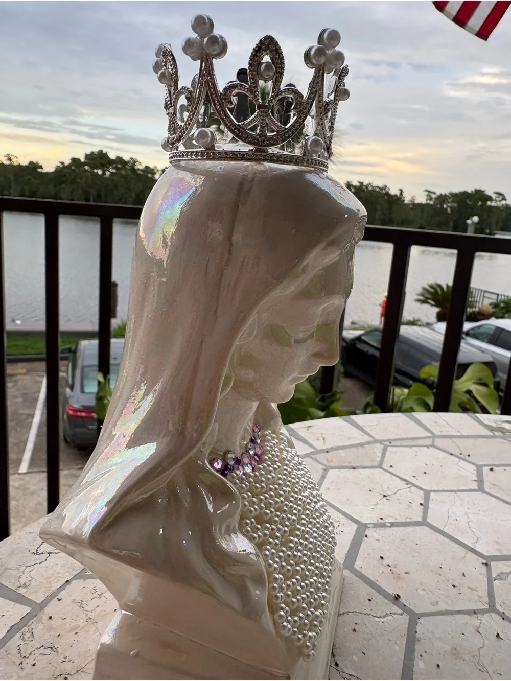 Iridescent Pearl ceramic Bust Statue with Crown - Decorative Home Accent